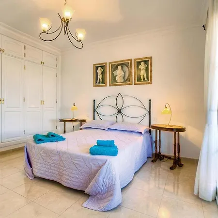 Puerto Del Carmen Sleeps 8 Wifi Villa *